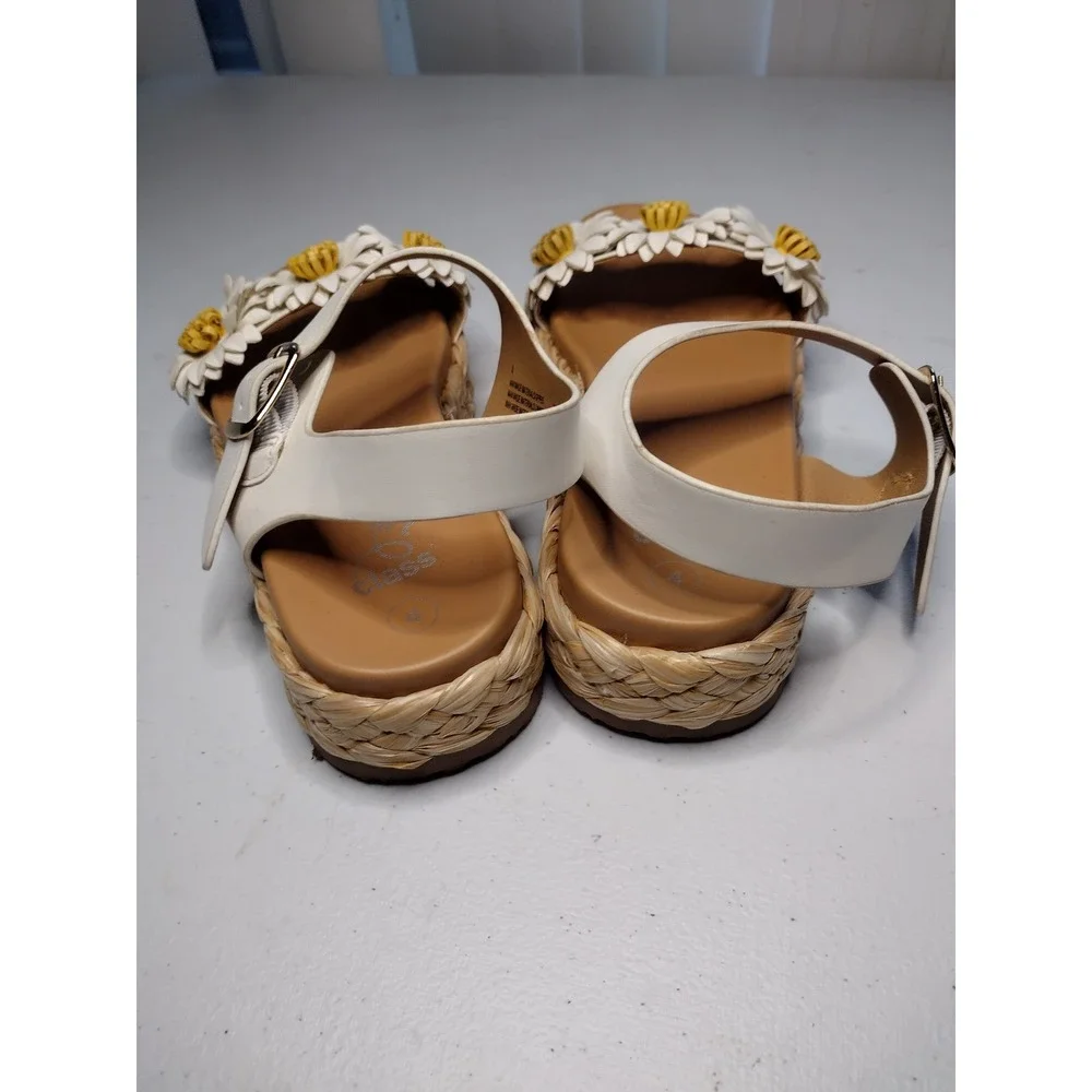 Art Class Kids White Daisy Strap Espadrille Platform Sandals‎ Size 4